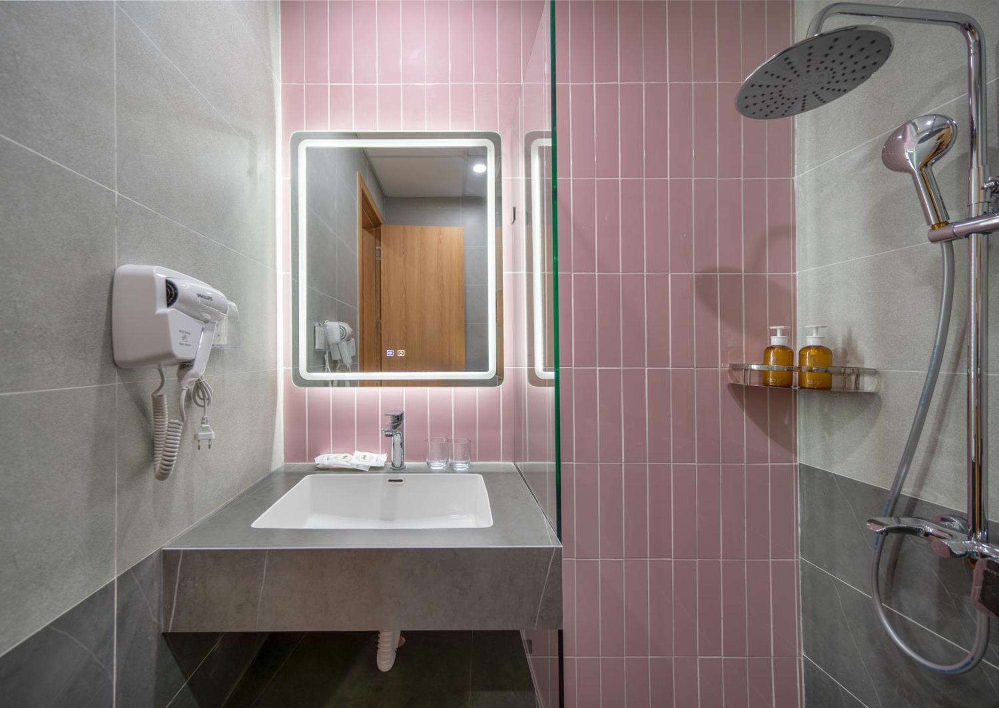 Moonlit Serviced Apartment ハノイ市 エクステリア 写真